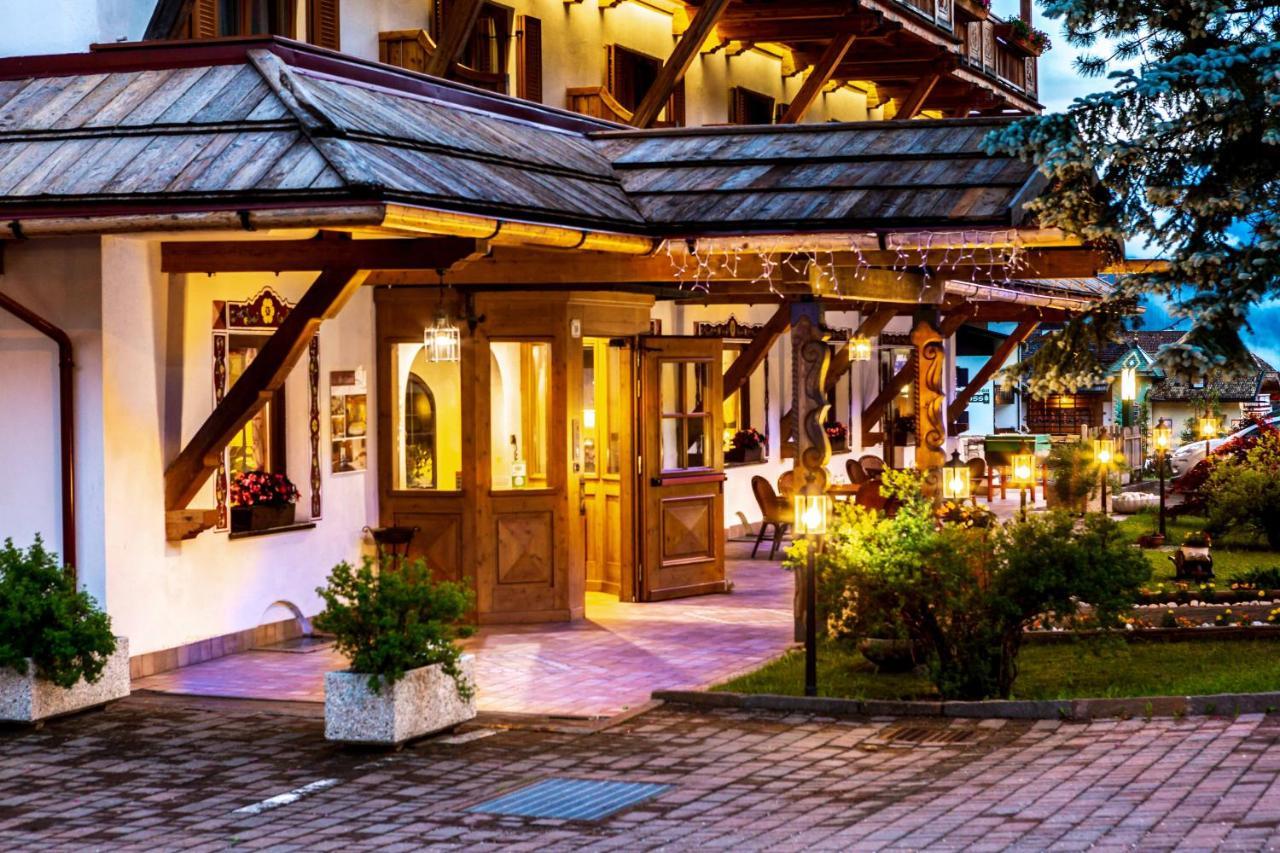 Hotel Salvan Campitello di Fassa Exterior photo